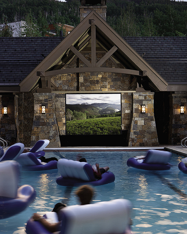 A Swimming-Pool Movie Theater